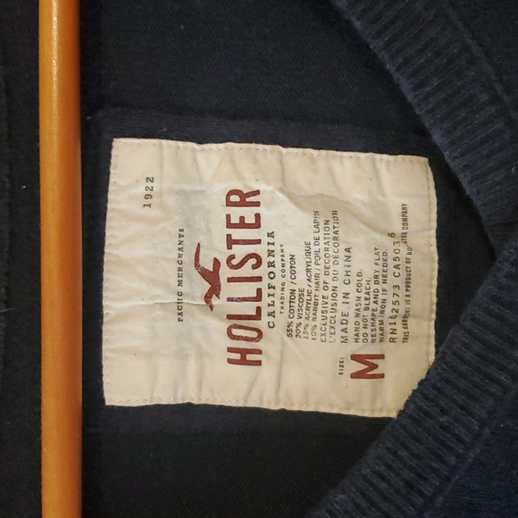 Hollister Sweater - Picture 3 of 3